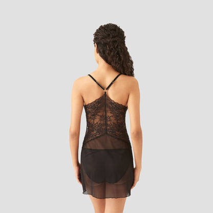 Camisón de mujer con encaje